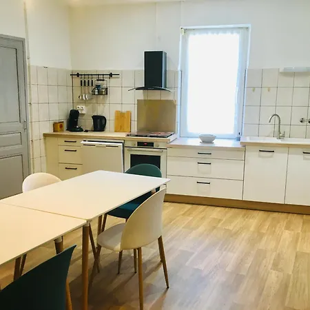 T4 Centre Apartment